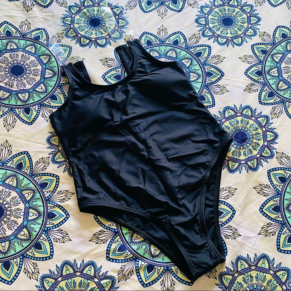 Matte Collection One Piece Bathing Suit! Women’s Size Small 🖤